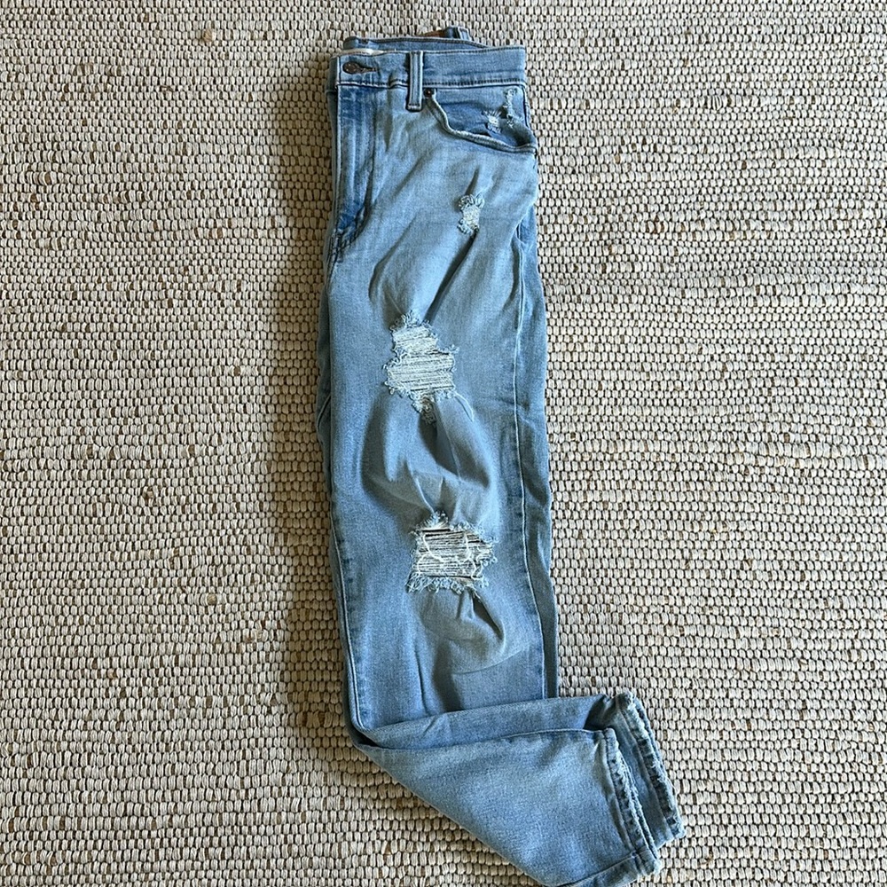 Women's Levi High Waisted Mom Jean W29 L27